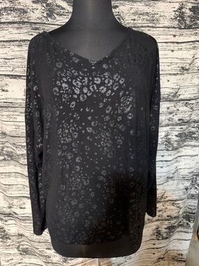 Chico's Black Subtle Leopard-Print Long Sleeve V-Neck Top